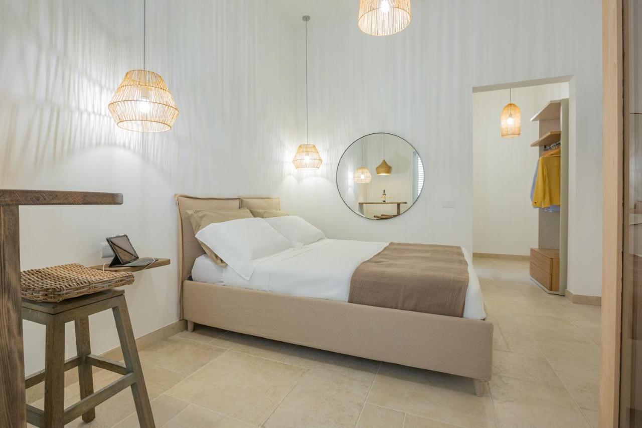 Filia Solis - Old Town Suites & Spa Бриндизи Экстерьер фото