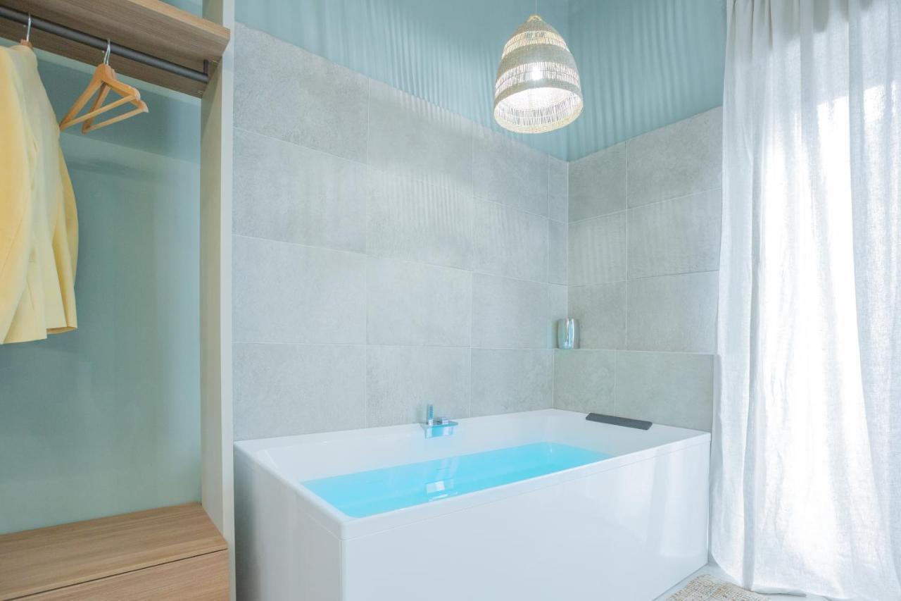 Filia Solis - Old Town Suites & Spa Бриндизи Экстерьер фото